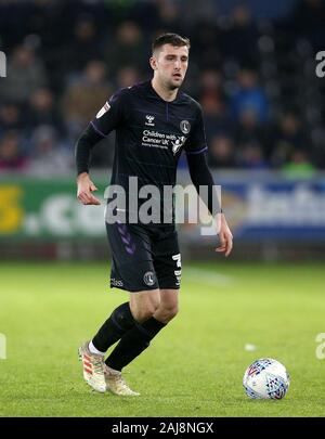 Charlton Athletic's Ben Purrington pendant le ciel parier match de championnat au Liberty Stadium, Swansea. Banque D'Images