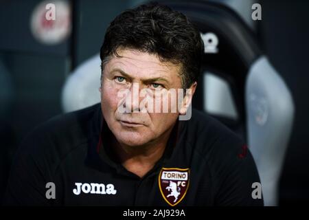 Alessandria, Italie. Juillet 25, 2019 : Walter Mazzarri, l'entraîneur-chef de Torino FC, regarde avant l'UEFA Europa League deuxième tour de qualification match de foot entre Torino FC et Debrecen VSC. Torino FC a gagné 3-0 sur Debrecen VSC. Credit : Nicolò Campo/Alamy Live New Banque D'Images