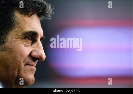 Turin, Italie. 8 Août, 2019 : Urbano Cairo, président de Torino FC, regarde avant l'UEFA Europa League en troisième tour de qualification match de foot entre Torino FC et FC Shakhtyor Soligorsk. Torino FC a gagné 5-0 sur le FC Shakhtyor Soligorsk. Credit : Nicolò Campo/Alamy Live News Banque D'Images