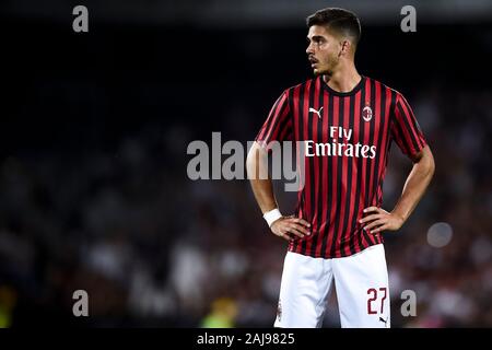 Cesena, Italie. 17 août, 2019 : Andre Silva de l'AC Milan a l'air sur l'avant-saison lors d'un match de football amical entre Cesena FC et l'AC Milan. Le match s'est terminé dans une égalité de 0-0. Credit : Nicolò Campo/Alamy Live News Banque D'Images