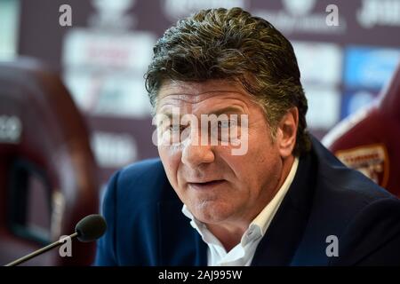 Turin, Italie. 21 août, 2019 : Walter Mazzarri, l'entraîneur-chef de Torino FC, prend la parole lors d'une conférence de presse à la veille de la ronde éliminatoire UEFA Europa League match de football entre Torino FC et Wolverhampton Wanderers. Credit : Nicolò Campo/Alamy Live News Banque D'Images