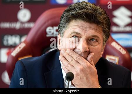 Turin, Italie. 21 août, 2019 : Walter Mazzarri, l'entraîneur-chef de Torino FC, prend la parole lors d'une conférence de presse à la veille de la ronde éliminatoire UEFA Europa League match de football entre Torino FC et Wolverhampton Wanderers. Credit : Nicolò Campo/Alamy Live News Banque D'Images