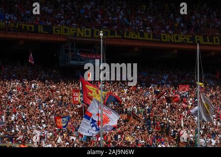 Gênes, Italie. 15 Septembre, 2019 : Fans de Genoa CFC montrer leur appui au cours de la série d'un match de football entre Gênes et CFC Atalanta BC. Atalanta BC a gagné 2-1 sur Gênes CFC. Credit : Nicolò Campo/Alamy Live News Banque D'Images