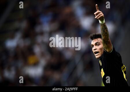 Milan, Italie. 17 Septembre, 2019 : Lautaro Martinez de gestes au cours de l'Internazionale FC Ligue des Champions match de football entre le FC Internazionale et SK Slavia Praha. Le match s'est terminé dans un match nul 1 à 1. Credit : Nicolò Campo/Alamy Live News Banque D'Images