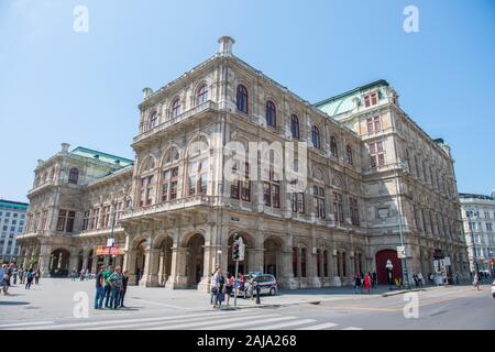 Vienne, Autriche 2019 : Impressions - Vienne - Juillet 2019 | L'Opéra de Vienne dans le monde d'utilisation Banque D'Images