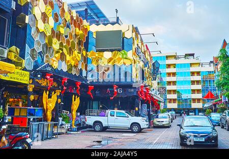 PATONG, THAÏLANDE - 30 avril 2019 : l'extérieur de la discothèque populaire de Kathu District, face à la rue touristique avec hôtels et cafés, de l'Ap Banque D'Images