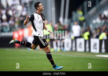 Turin, Italie. 28 Septembre, 2019 : Cristiano Ronaldo de la Juventus réagit au cours de la série d'un match de football entre la Juventus et SPAL. La Juventus a gagné 2-0 sur SPAL. Credit : Nicolò Campo/Alamy Live News Banque D'Images