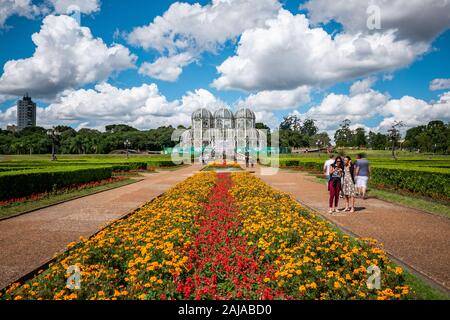 Jardins botaniques de Curitiba sur une journée ensoleillée à Curitiba, Parana, l'État du Brésil. Banque D'Images