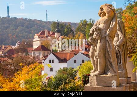 PRAGUE, RÉPUBLIQUE TCHÈQUE - le 12 octobre 2018 : Le jardin Ledeburska sous le château. Banque D'Images