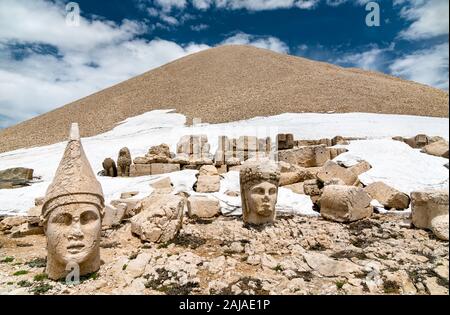 Des statues colossales à Nemrut Dagi en Turquie Banque D'Images