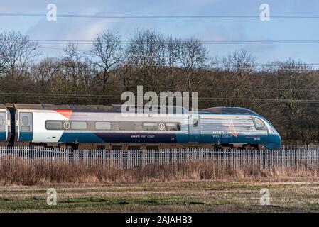 Classe 390 Pendolino Avanti en nouvelles couleurs sur la West Coast Main Line. Banque D'Images