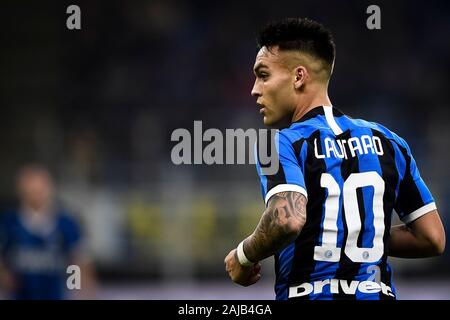 Milan, Italie - 09 novembre 2019 : Lautaro Martinez de l'Internazionale FC ressemble au cours de la serie d'un match de football entre le FC Internazionale et Hellas Vérone. Internazionale FC 2-1 Plus Hellas Vérone. Credit : Nicolò Campo/Alamy Live News Banque D'Images