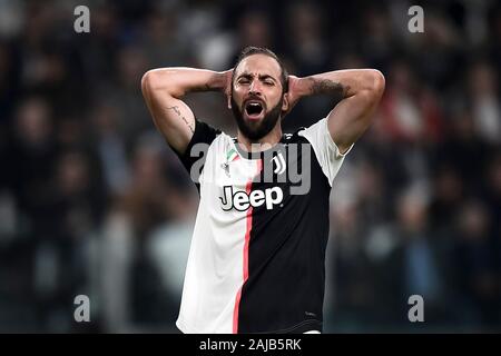 Turin, Italie - 22 octobre, 2019 : Gonzalo Higuain de la Juventus réagit au cours de la Ligue des Champions, match de football entre la Juventus FC et FC Lokomotiv Moscou. La Juventus a remporté 2-1 par rapport à FC Lokomotiv Moscou. Credit : Nicolò Campo/Alamy Live News Banque D'Images