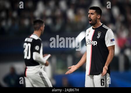 Turin, Italie - 22 octobre, 2019 : Sami Khedira (R) de la Juventus réagit au cours de la Ligue des Champions, match de football entre la Juventus FC et FC Lokomotiv Moscou. La Juventus a remporté 2-1 par rapport à FC Lokomotiv Moscou. Credit : Nicolò Campo/Alamy Live News Banque D'Images