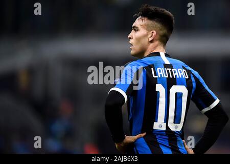 Milan, Italie - 10 Décembre, 2019 : Lautaro Martinez de l'Internazionale FC ressemble au cours de la Ligue des Champions, match de football entre l'Internazionale FC et le FC Barcelone. Le FC Barcelone a gagné 2-1 sur le FC Internazionale. Credit : Nicolò Campo/Alamy Live News Banque D'Images