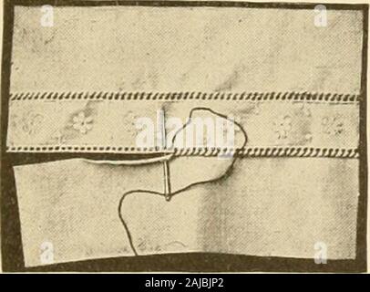 La nouvelle couturière ; avec des instructions complètes et entièrement illustré sur tous les points liés à la couture, de la couture et de la confection, de la suture à l'avant, faisant, la modification, la réparation et le nettoyage des vêtements pour dames, jeunes filles, les enfants, les nourrissons, les hommes et les garçons . III. 306. Un JoinedIn Lmbroidery Tuck. Banque D'Images