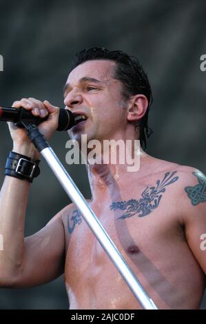 Italie Imola , 13-14-15 Juin 2003 'Heineken Jammin Festival 2003' ,'Autodromo di Imola' racetrack d'Imola : le chanteur Dave Gahan pendant le concert Banque D'Images