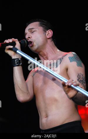 Italie Imola , 13-14-15 Juin 2003 'Heineken Jammin Festival 2003' ,'Autodromo di Imola' racetrack d'Imola : le chanteur Dave Gahan pendant le concert Banque D'Images