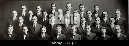 Débris de Purdue . Nicholson se mêlent Felix Purdy Wallace Russell Bennett Miller Fruit Freygang Lillle Maynard Cunningham Wilson des bas Ausfahl Ward Butler Irick Lommel Anderson Hinkamp DeistAntenen Cook Jourdan Britton Clark Organe Officiel Crepp Triangle d'examen. Les membres d'HONNEUR.M. R. L. Sackett le professeur Albert SmithProf. C. C Tout,droitier. A. Knapp(i. E. Lommel Génie Civil à FraternityFounded Triangle Illinois University, 15 avril 1907 CHAPTEREstablished PURDUE.8 Avril 1909. E. W. Antenen F. K.. AusfahlR R. Cook J. W. Deist A. H. Freygang R. W. Felix G. M. HinkampJ. W. Jourdan ACTIF 1913 Banque D'Images