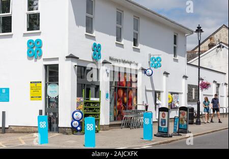 Hatherleigh supermarché Co-op, Bridge Street, Hatherleigh, Devon, Angleterre, Royaume-Uni Banque D'Images