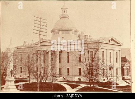 Broome comté . Dans " ?ao-ri-Z o r h oto co u. z oi- •fi Q s a.o BROOME COUNTY ILLISTRATED.. Cour H0U5E ET LE MONUMENT EN 1805. BROOMK CorXTV illustré. , S.X lirLi-r- Banque D'Images