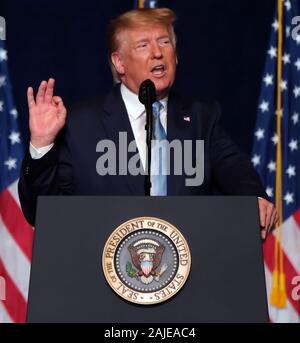 Miami, États-Unis. 06Th Jan, 2020. Le Président des Etats-Unis, Donald J. Trump parle lors de la conférence de la coalition des évangéliques pour Trump au Roi Jésus église Ministère International de Miami, en Floride, le vendredi 3 janvier 2020. Photo par Gary JE Rothstein/UPI UPI : Crédit/Alamy Live News Banque D'Images