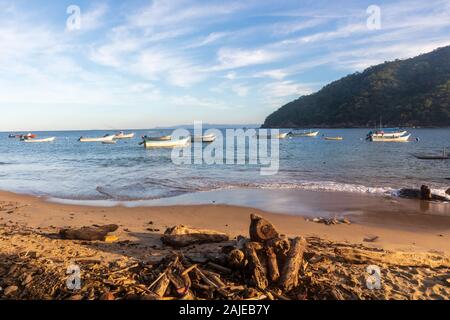 Tropical Beach sur une journée ensoleillée. Yelapa, Jalisco, Mexique. Banque D'Images