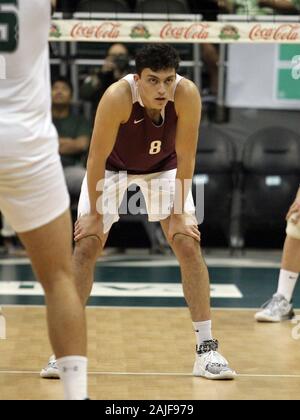 Honolulu, Hawaii. 3 janvier 2020. 3 janvier 2020 - Charleston Golden Eagles compositeur Diego Villafane (8) attend servir lors d'un match entre l'Hawaii Rainbow Warriors et le Charleston Golden Eagles à la Stan Sheriff Center à Honolulu, HI - Michael Sullivan/CSM Crédit : Cal Sport Media/Alamy Live News Banque D'Images