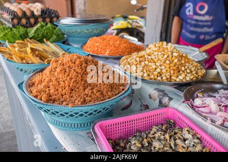 Ingrédients pour un Pad Thai, thai populaires street food Banque D'Images