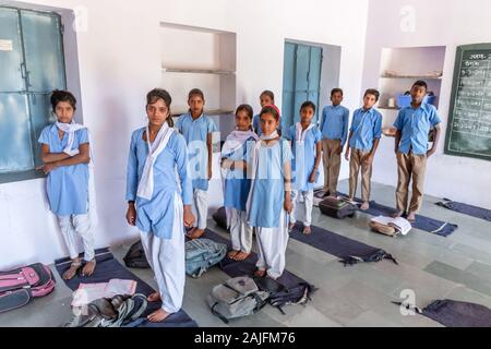 Udaipur, Inde - 06 mars 2017 : les étudiants locaux à l'école. Banque D'Images