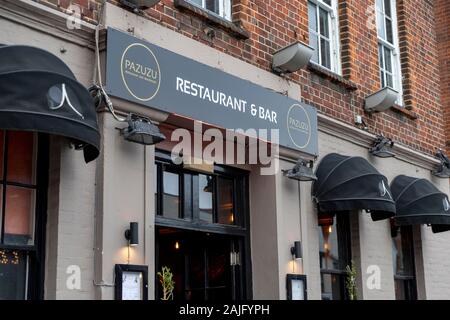 Pazuzu bar et restaurant, cabane à sucre officiellement, situé à Brentwood High Street et rendu célèbre par le seul moyen est l'Essex (TOWIE) Banque D'Images