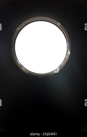 Sur une porte d'ouverture ronde Banque D'Images