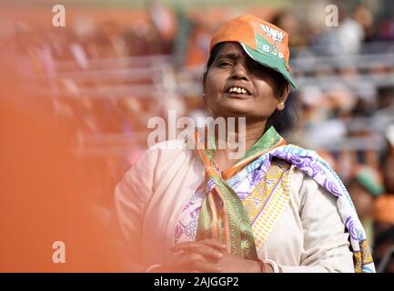 Guwahati, Assam, Inde. 4 janvier, 2020. Bharatiya Janata Party (BJP) les supporters affluent pour le stand du parti et des représentants élus président niveau rencontrez où ils appuient l'Indian nouvelle loi sur la citoyenneté, à Guwahati. Crédit : David Talukdar/ZUMA/Alamy Fil Live News Banque D'Images