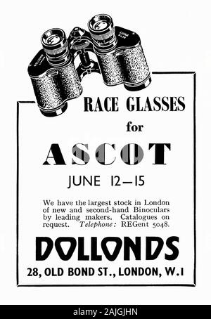 Une annonce pour une paire de jumelles Dolland – elle est apparue dans le magazine Sphère le 2 juin 1951. La publicité présente une illustration de « lunettes de course » et les relie aux courses hippiques d'Ascot de juin. Dollond de Old Bond Street, Londres, Royaume-Uni a une histoire qui peut être retracée jusqu'en 1750. Ils ont été célèbres au cours des dix-huitième et dix-neuvième siècles pour leurs instruments optiques et scientifiques. Ils ont fourni des jumelles aux forces armées britanniques pendant la première Guerre mondiale. En 1920, Dollond avait cessé de fabriquer des jumelles elles-mêmes, mais continuait de vendre des jumelles avec leur nom de marque pendant de nombreuses années. Banque D'Images