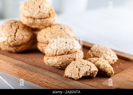 Acibadem kurabiyesi est un biscuit turc traditionnel composé d'amandes amères, de sucre et de blancs d'œufs. Banque D'Images