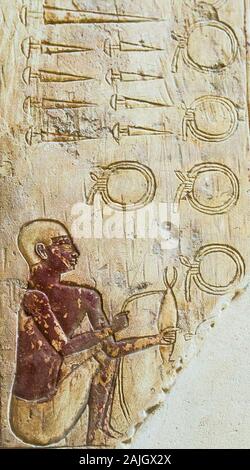 UNESCO World Heritage, Thèbes en Egypte, Assassif (partie de la vallée des Nobles), tombe de Pabasa. Scène rare de la filature. Banque D'Images