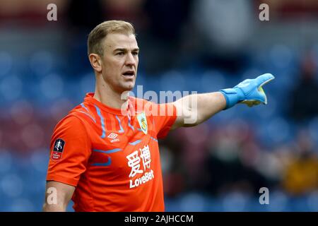 Burnley, Royaume-Uni. 08Th Jan, 2020. Burnley Gardien Joe Hart. L'unis en FA Cup, 3ème tour, Burnley v Peterborough Utd à Turf Moor à Burnley, Lancashire samedi 4 janvier 2020. Ce droit ne peut être utilisé qu'à des fins rédactionnelles. Usage éditorial uniquement, licence requise pour un usage commercial. Aucune utilisation de pari, de jeux ou d'un seul club/ligue/dvd publications. Photos par Chris Stading/Andrew Orchard la photographie de sport/Alamy live news Crédit : Andrew Orchard la photographie de sport/Alamy Live News Banque D'Images