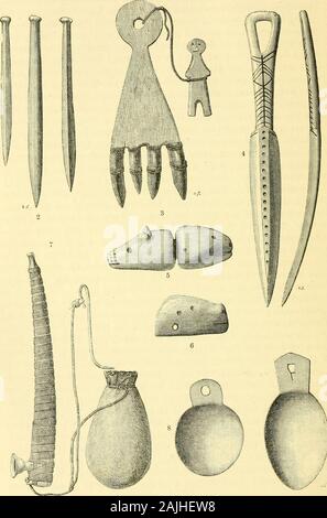 Le voyage de la Vega autour de l'Asie et l'Europe ; avec un examen historique des précédents voyages le long de la côte nord de l'Ancien Monde . nguse, et un sachet (fig. 7, p. 486). Le tobaccois de beaucoup de genres, à la fois russe et américain, et quand thestock de c'est terminé les substituts sont utilisés. Preferenceis accordée à la douce, forte de chiquer du tabac, qui sailorsgenerally l'utilisation. Afin de rendre le sucré du tabac qui hasnot avant été imbibés avec de la mélasse, les hommes sont d'accus-tomed to from having to do his own, quand ils obtiennent un morceau de sucre, pour la casser il andplace dans la pochette à l'usage du tabac. Le sapin est souvent le tabac Banque D'Images