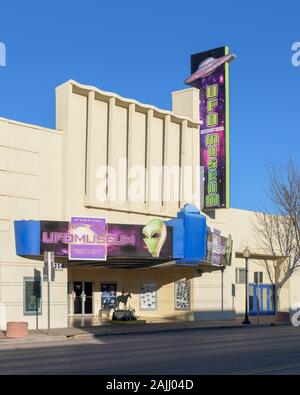 International UFO Museum and Research Centre on Main Street dans le centre-ville de Roswell, Nouveau Mexique Banque D'Images