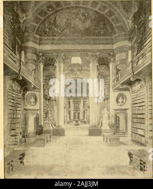 Dans les palais royaux : une brillante et charmante vue intérieure écrit des empereurs, rois, reines, princes et princesses ... . Y, avec anembossed et ornée de plafond qui silverlamps trasvorata dépendent de l'ancien travail. Cette chambre contient des manu-scripts et illuminée de tous les missels des dates qui sont absolutelypriceless. Il y a le souverain, quand à Vienne, aime à sitby le vaste foyer de porphyre où de grands journaux de fragrantpine bois grésille joyeusement, lire ou rêver, avec herfavorite chiens couché à ses pieds. La Couronne autrichienne-bijoux sont plus magnifiques que anycontained dans le trésor chamb Banque D'Images