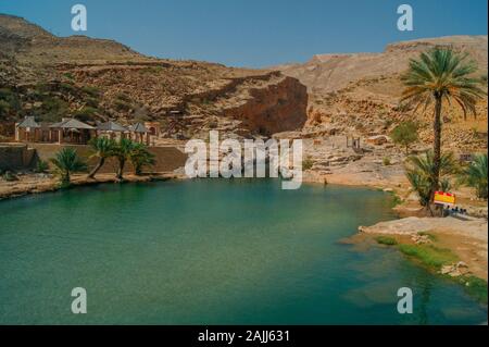 Magnifique Oasis en Oman avec de l'eau bleue Banque D'Images