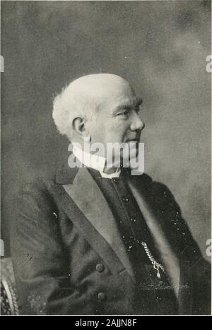 Le Dr Archibald Scott de St George's, Édimbourg, et son temps . ARCHIBALD SCOTT, D.D. HEccScor.B Dr Archibald Scott de St Georges, EdinburghAND SON TEMPS L'honorable LORD SANDS, LL.D. (SIR CHRISTOPHER N. JOHNSTON) HoLfiaive à. ^Trpo ard //.ov William Blackwood and Sons Édimbourg et Londres1919 TOUS DROITS RÉSERVÉS PRÉFACE. Ce travail n'est pas une biographie du Dr Archibald Scott.ni lui ni sa famille n'envisage une telle sous-prenant, et tous ses documents et correspondance, exceptthose des dernières années de sa vie, ont été destroyedafter sa mort. La genèse de ce travail a été le fait pour moi Banque D'Images