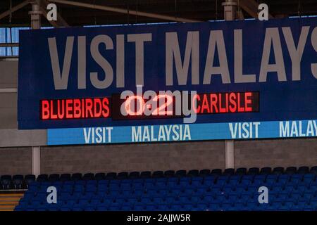 Cardiff, Royaume-Uni. 08Th Jan, 2020. À la mi-temps tableau montrant Carlisle dans un plomb 2-0. L'unis en FA Cup, 3ème tour, Cardiff City v Carlisle Utd au Cardiff City Stadium samedi 4 janvier 2020. Ce droit ne peut être utilisé qu'à des fins rédactionnelles. Usage éditorial uniquement, licence requise pour un usage commercial. Aucune utilisation de pari, de jeux ou d'un seul club/ligue/dvd publications. pic de Lewis Mitchell/Andrew Orchard la photographie de sport/Alamy live news Crédit : Andrew Orchard la photographie de sport/Alamy Live News Banque D'Images