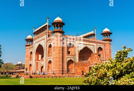 Darwaza je Rauza, la grande porte du Taj Mahal - Agra, Inde Banque D'Images