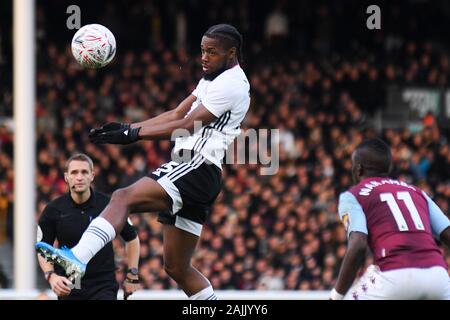 Londres, Angleterre - le 4 janvier 2020 : Josh Onomah de Fulham en photo au cours de la 2019-2020 FA Cup troisième ronde match entre FC Fulham et Aston Villa FC à Craven Cottage. Banque D'Images