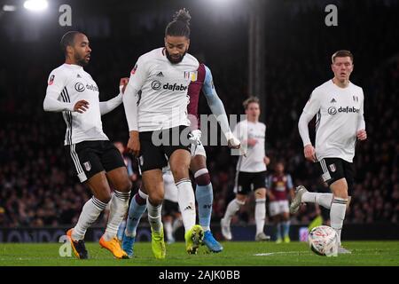 Londres, Angleterre - le 4 janvier 2020 : Josh Onomah de Fulham en photo au cours de la 2019-2020 FA Cup troisième ronde match entre FC Fulham et Aston Villa FC à Craven Cottage. Banque D'Images