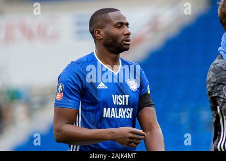 Cardiff, Royaume-Uni. 08Th Jan, 2020. Sol Bamba de Cardiff City avant le coup d'arrêt. L'unis en FA Cup, 3ème tour, Cardiff City v Carlisle Utd au Cardiff City Stadium samedi 4 janvier 2020. Ce droit ne peut être utilisé qu'à des fins rédactionnelles. Usage éditorial uniquement, licence requise pour un usage commercial. Aucune utilisation de pari, de jeux ou d'un seul club/ligue/dvd publications. pic de Lewis Mitchell/Andrew Orchard la photographie de sport/Alamy live news Crédit : Andrew Orchard la photographie de sport/Alamy Live News Banque D'Images