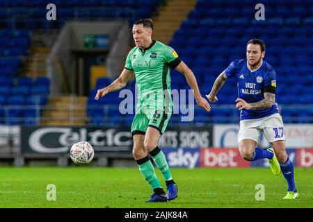 Cardiff, Royaume-Uni. 08Th Jan, 2020. Mike Jones de Carlisle United en action contre la ville de Cardiff. L'unis en FA Cup, 3ème tour, Cardiff City v Carlisle Utd au Cardiff City Stadium samedi 4 janvier 2020. Ce droit ne peut être utilisé qu'à des fins rédactionnelles. Usage éditorial uniquement, licence requise pour un usage commercial. Aucune utilisation de pari, de jeux ou d'un seul club/ligue/dvd publications. pic de Lewis Mitchell/Andrew Orchard la photographie de sport/Alamy live news Crédit : Andrew Orchard la photographie de sport/Alamy Live News Banque D'Images