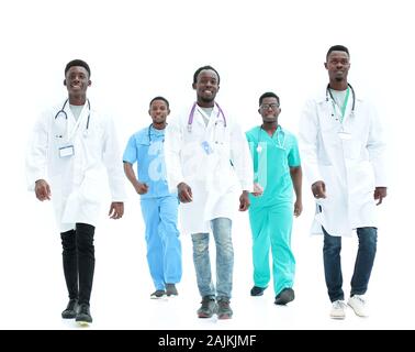 Groupe de différents médecins se précipiter à la rescousse. isolated on white Banque D'Images