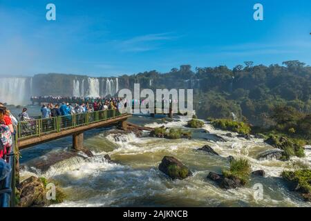 Iguacu Falls, côté brésilien, Parque National do Iguacu, Rio Grande do Sul, Brésil, Amérique Latine Banque D'Images